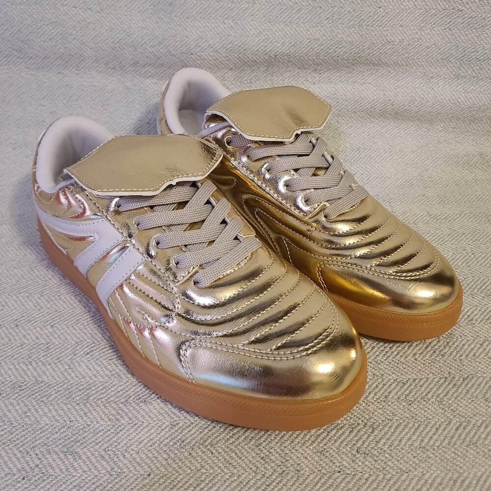 la sheelah gold sneakers- NWOT- size 7.5 womens